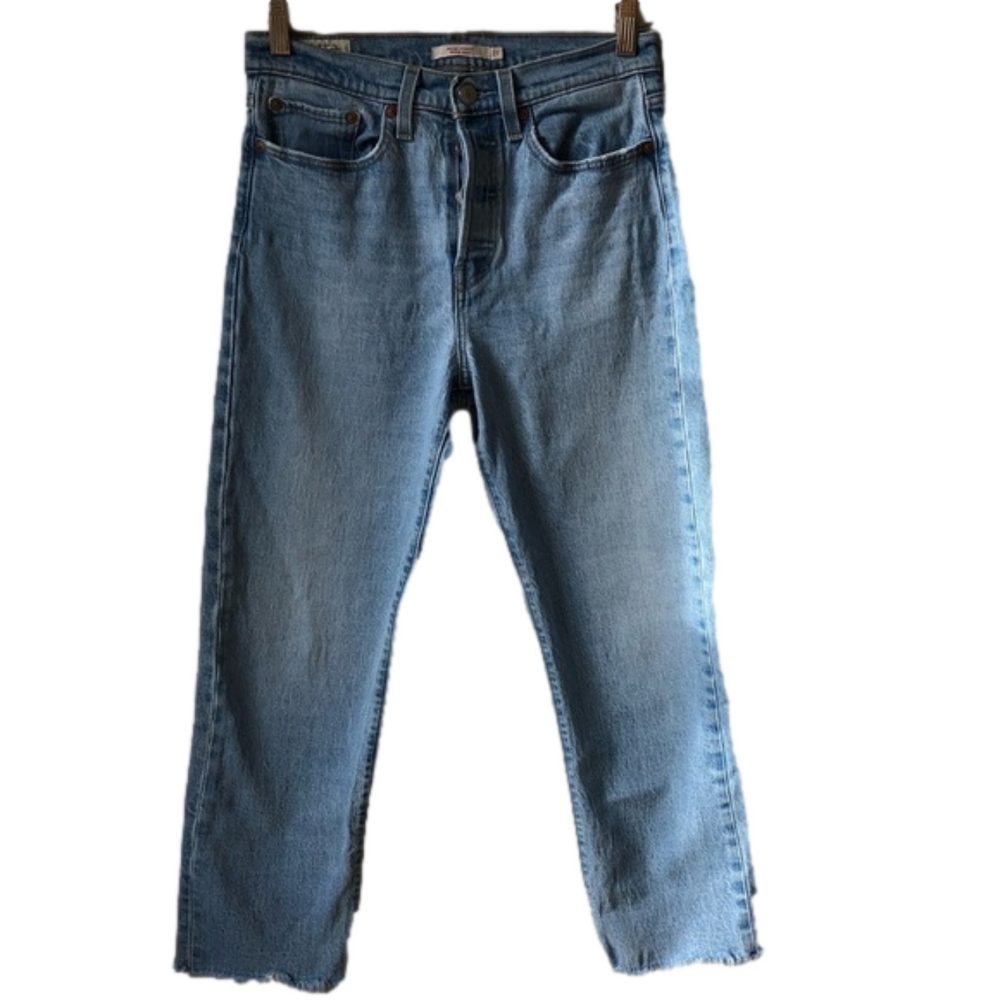 LEVI’S Wedgie Straight premium denim jeans